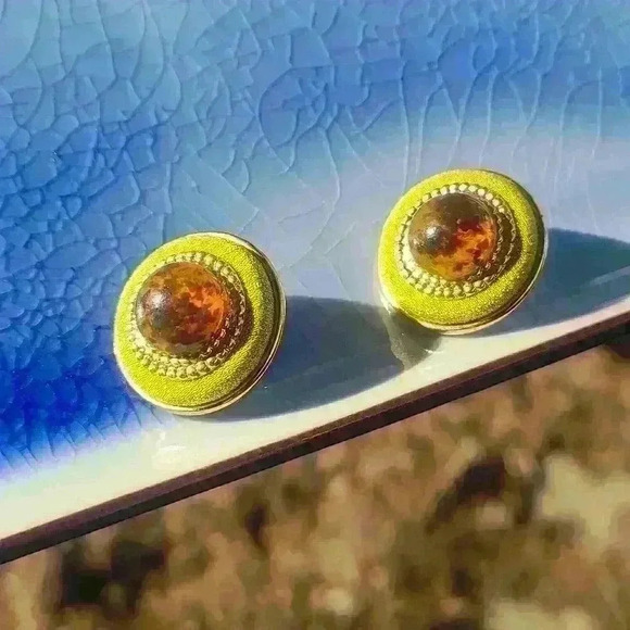 Vintage avocado color fabric earrings buttons in Gold-toned - Picture 4 of 17